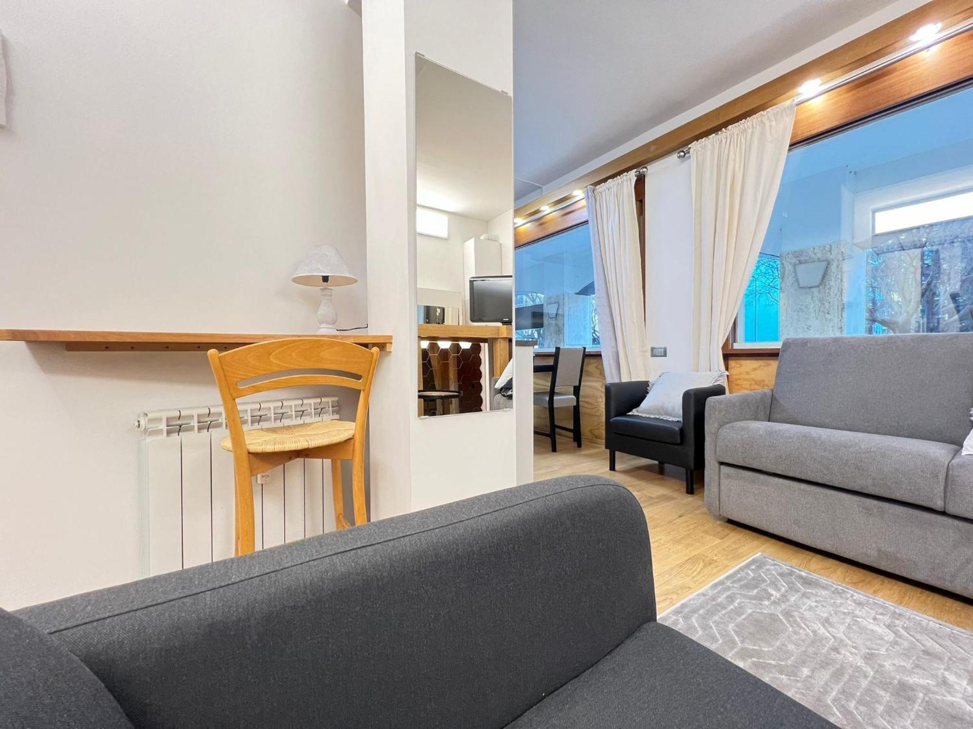 "R&P Apartment", Short Term Stay, Elegant Design, Bisceglie Metro Station, Easy For San Siro And Fiera Milano, Free Parking Exterior photo