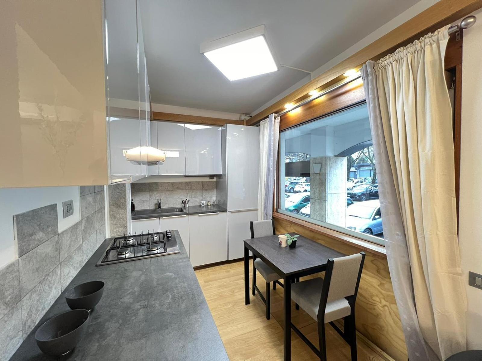 "R&P Apartment", Short Term Stay, Elegant Design, Bisceglie Metro Station, Easy For San Siro And Fiera Milano, Free Parking Exterior photo